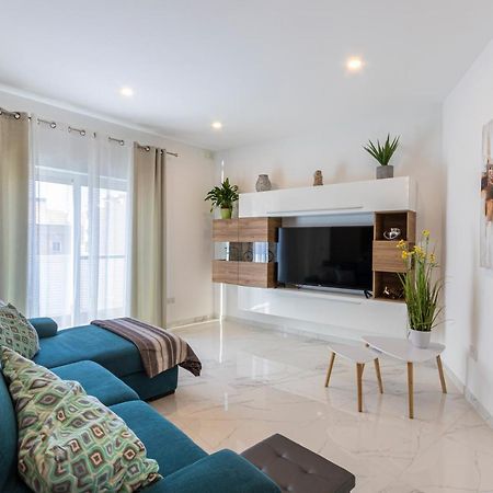 H2 -Modern And Spacious 3 Bedroom Apartment San Ġwann Dış mekan fotoğraf